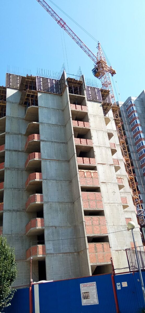 Самый младший корпус Трио-комфорт. В августе состоялась заливка перекрытия 11 этажа.