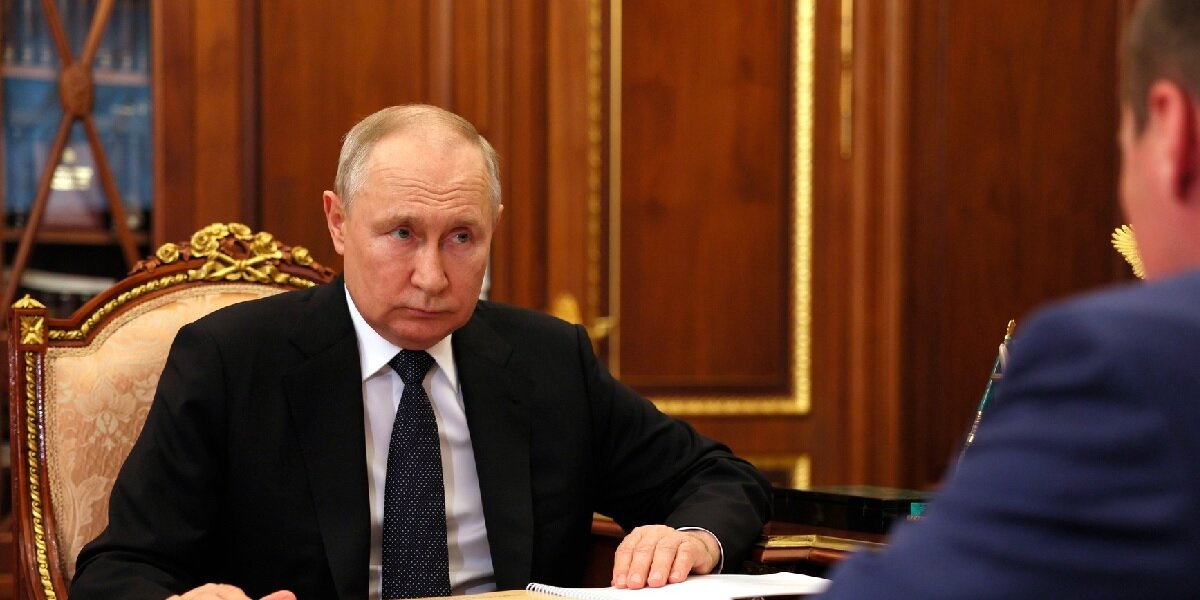 Фото: с сайта Кремля (http://static.kremlin.ru/media/events/photos/big2x/aqydXWqmIuA2oqq9osghPyoAAr9W2kMn.jpg)