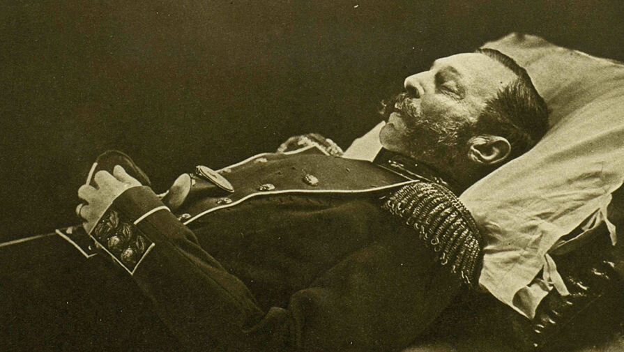 Император Александр II на смертном одре, 1881 год.