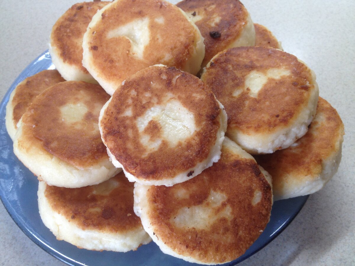 Сырники с манкой и творогом без муки. Манные сырники. Сырники с манной крупой. Сырники с манкой. Готовим сырники из творога с манкой.