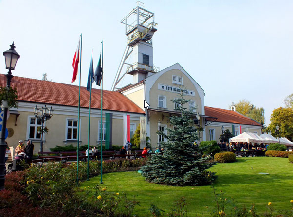 Спуск в шахту "ствол Даниловича"