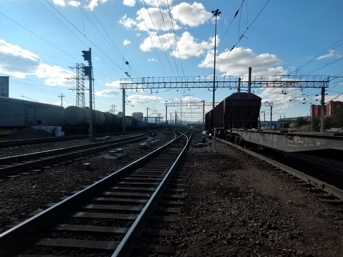 "Сигнал белый, стрелки по маршруту"