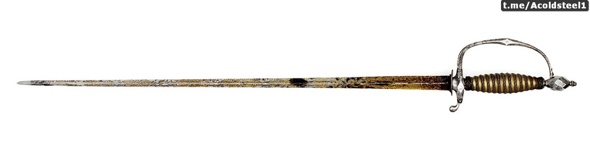 Богато украшенный маленький меч для мальчика. 