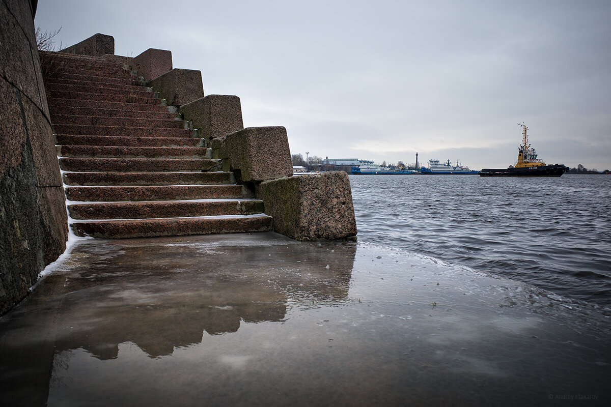 Кронштадт с немецкого. Балтийское море Кронштадт. Кронштадт залив. Питер залив Кронштадт. Кронштадт вид на финский залив.