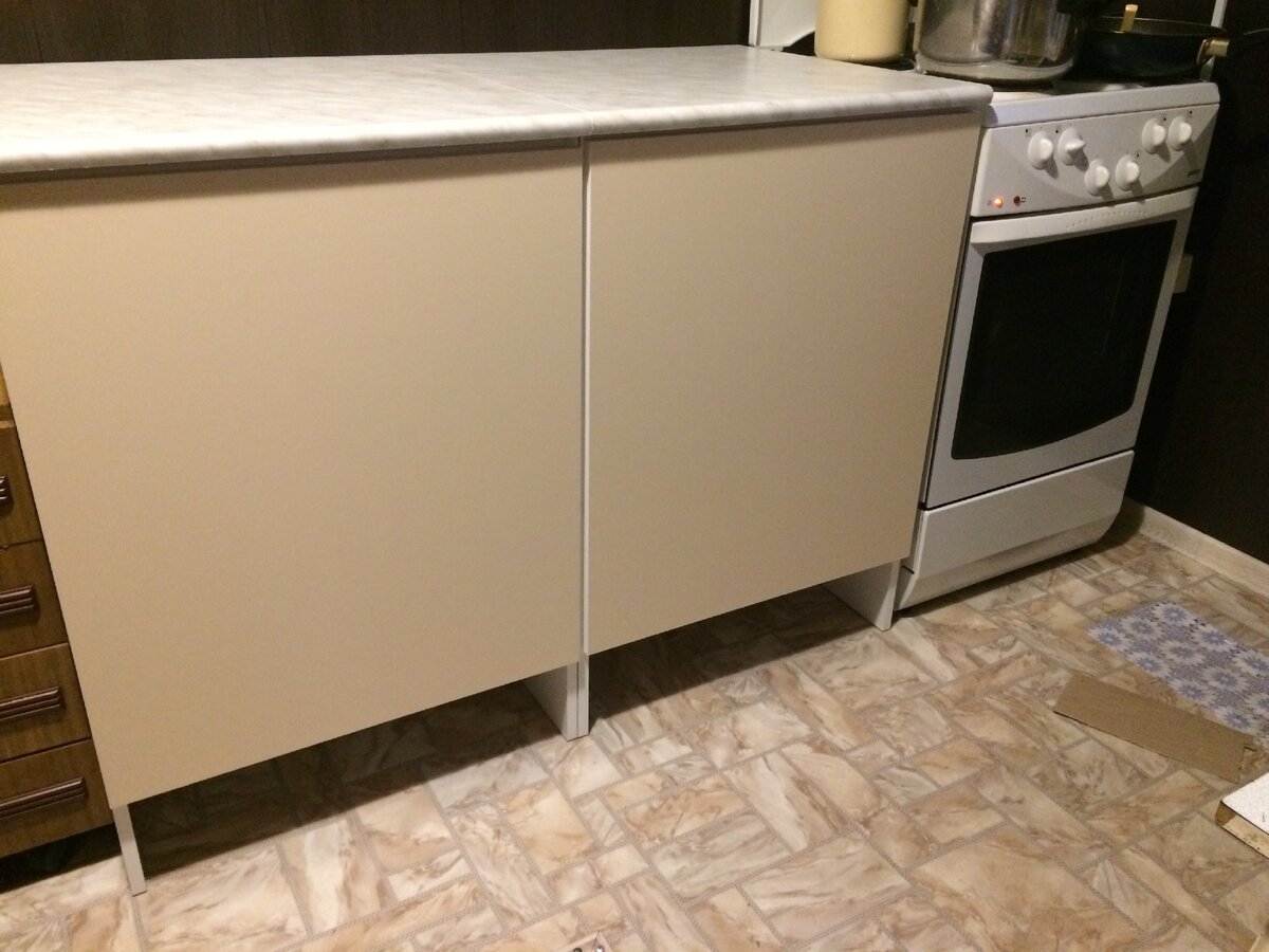 Осенью мы купили три напольных шкафа. Фото автора