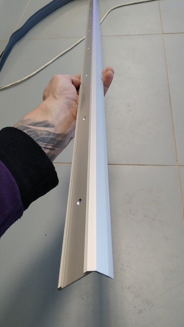 Уголок без резиновой вставки