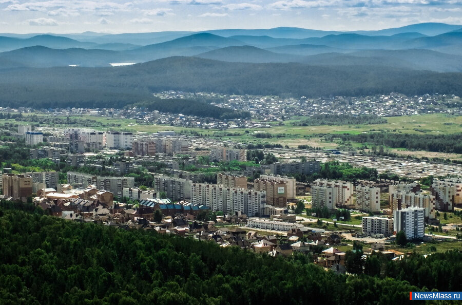 Миасс, Челябинская область. Рабочий город у подножия Ильменских гор. Прекрасные виды