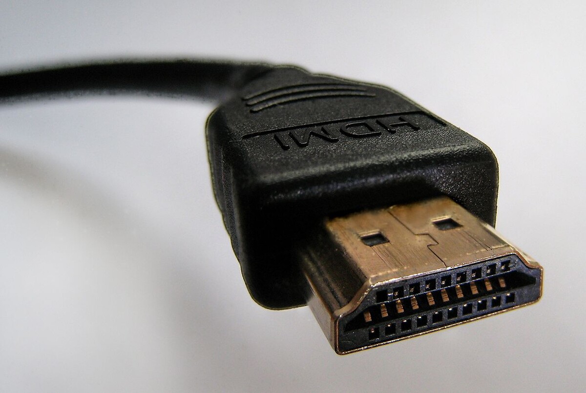 HDMI (High Definition Multimedia Interface)