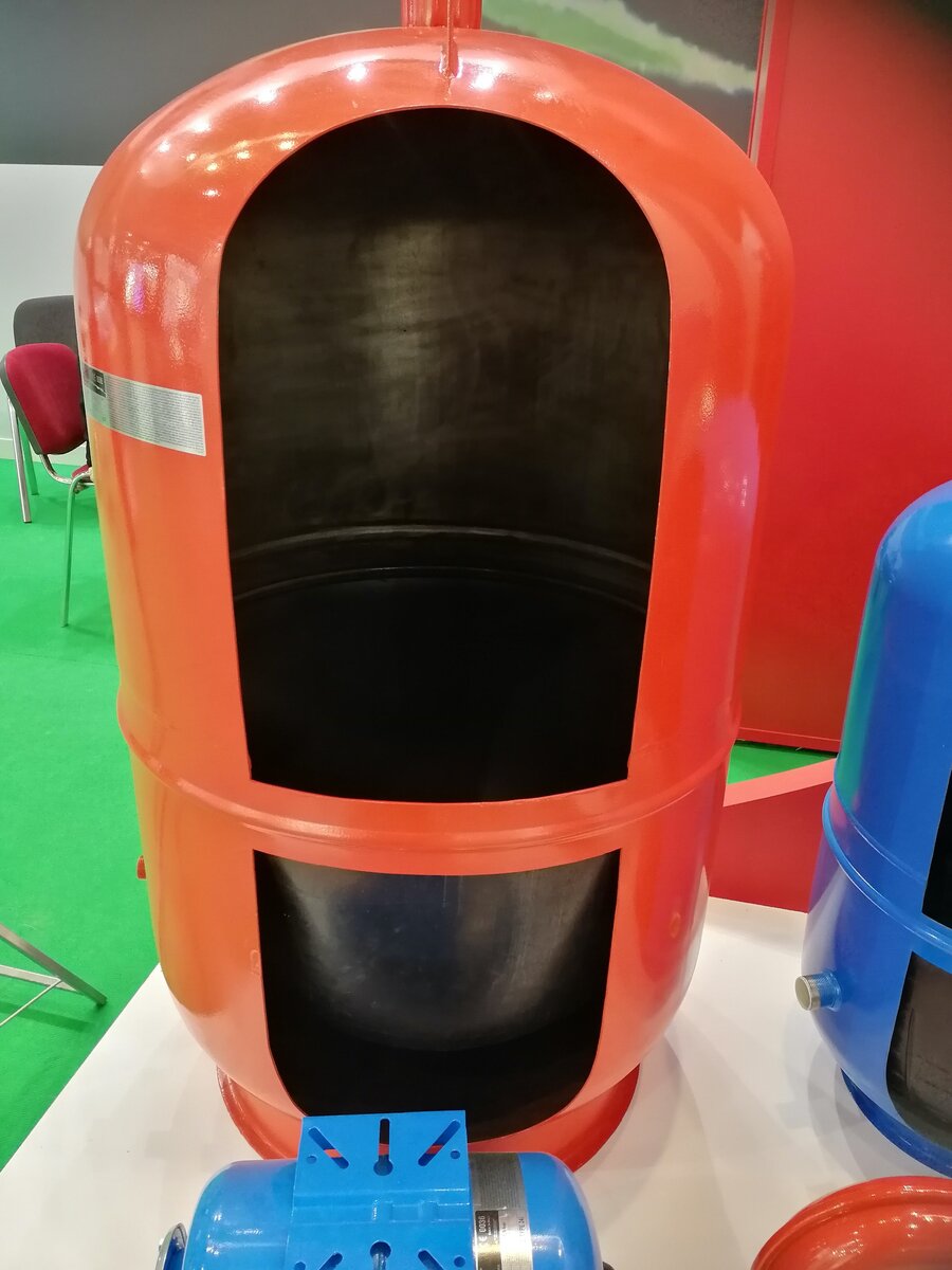 Расширительный бак для теплоснабжения