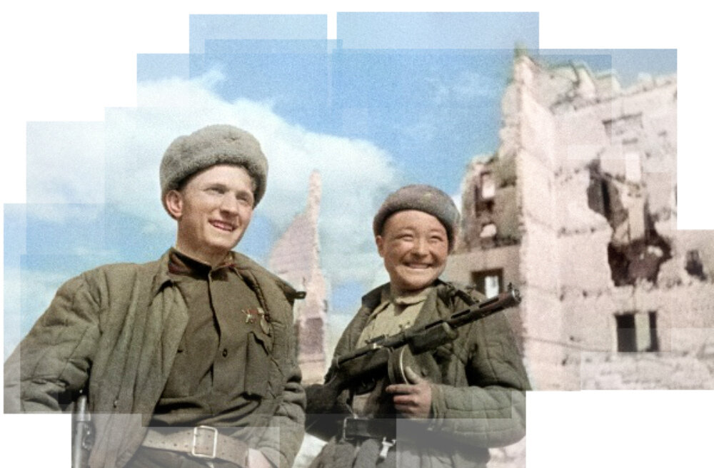 Сталинград, ноябрь 1942 года. Прославленные автоматчики, герои уличных боев старший сержант Сергей Потанин и ефрейтор Тойчи Турдымаматов. 1942 г. Автор: Георгий Зельма. Фотография использована в качестве иллюстрации.