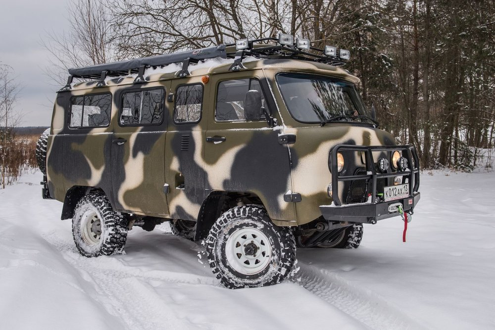 Кузов поднят над рамой на 6,5 см с помощью проставок