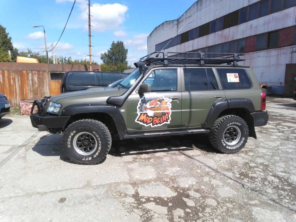 Если выбирать автомобиль, то лучше выбрать внедорожник, он поможет в непредвиденных ситуациях.