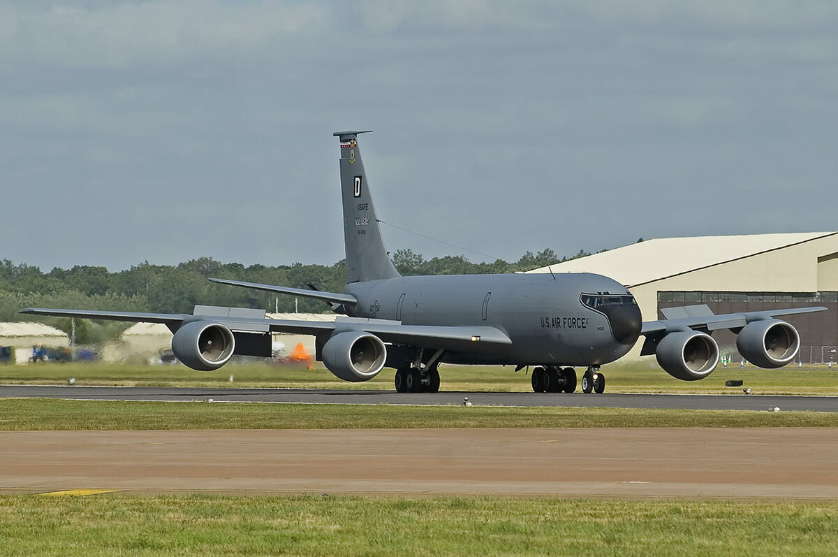 Боинг 135. Boeing Kc-135r Stratotanker. Boeing Kc-135 Stratotanker. Самолет-заправщик Kc-135a. Kc-135 ВВС США.