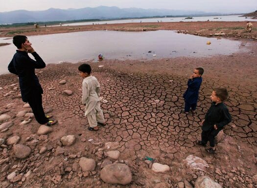 Фото Яндекс картинки. Тут и пьют, и моются, и стирают. 