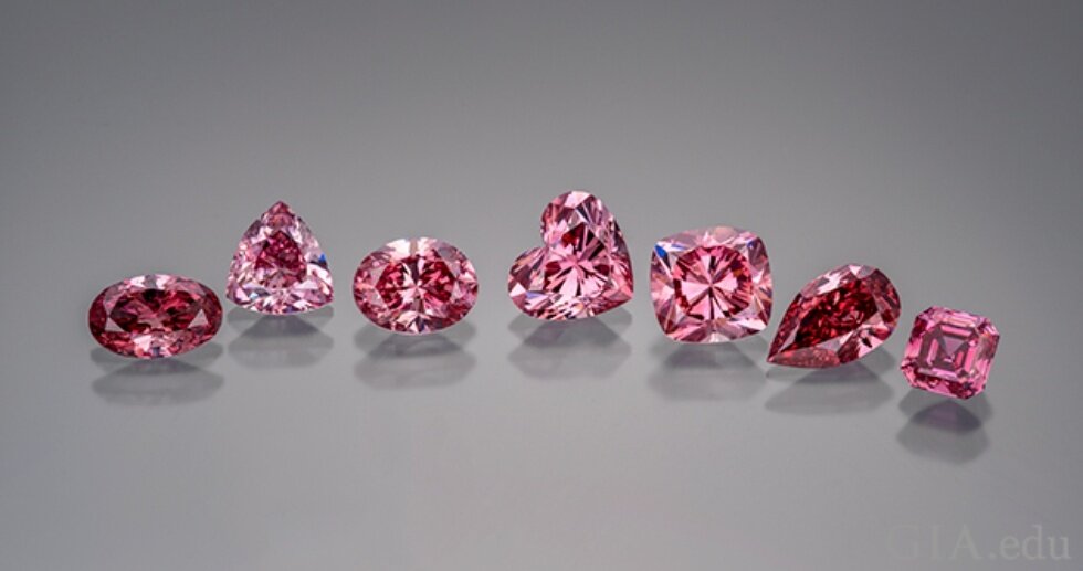 Красные и розовые бриллианты из коллекции GIA