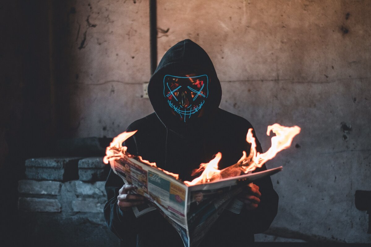 «Рукописи не горят»