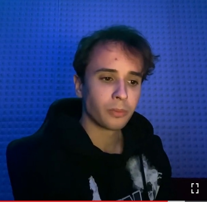 Ролик Славы на YouTube с признанием про настоящего себя. 