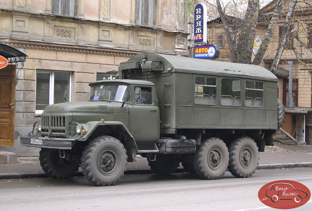 Вахтовый автобус ВМ-131 с деревянным кузовом на шасси ЗИЛ-131Н (фото Олега Чалкова)