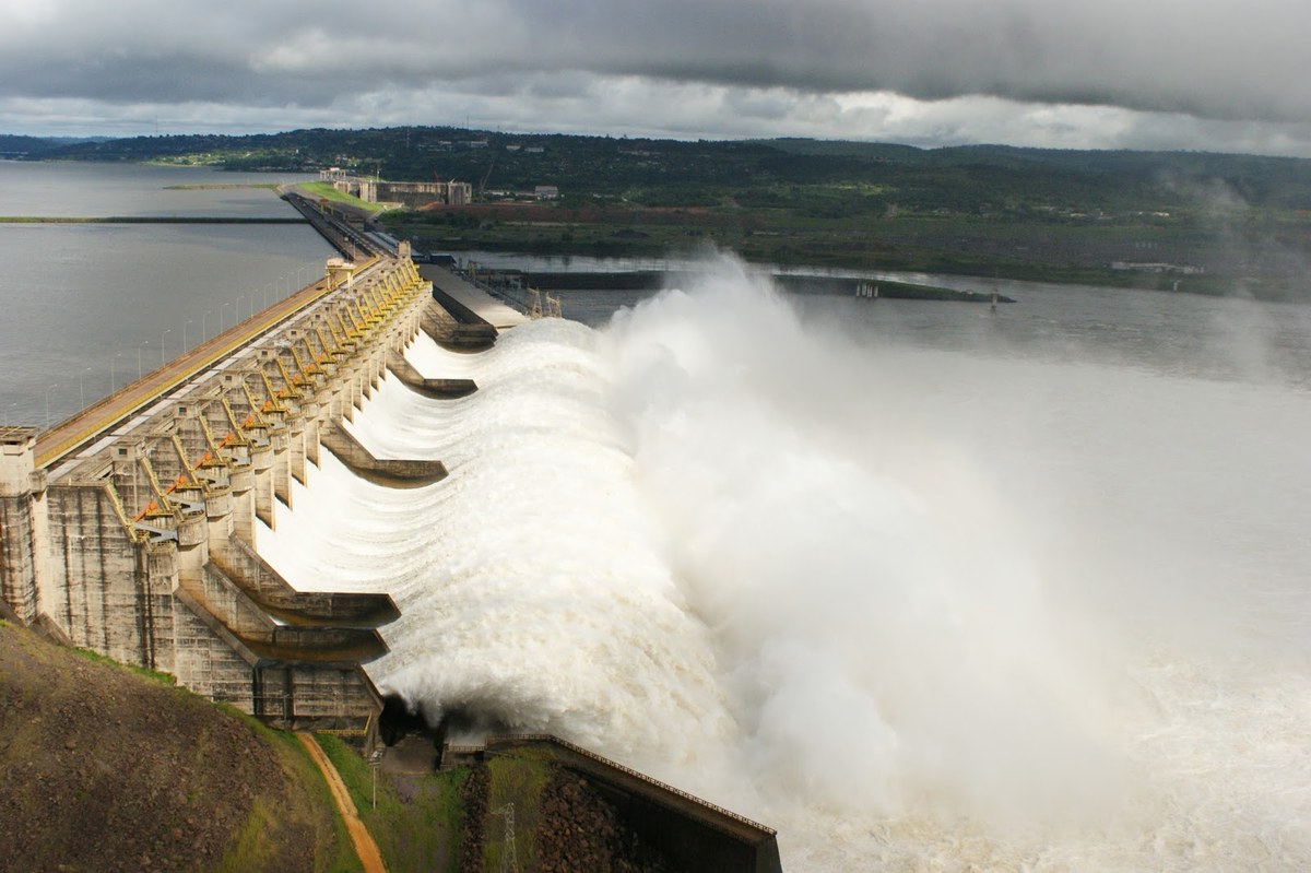 Тукуруи ГЭС. Тукуруи Бразилия. Саяно-Шушенская ГЭС. Гидроэлектрические станции (ГЭС). Самый большой сток