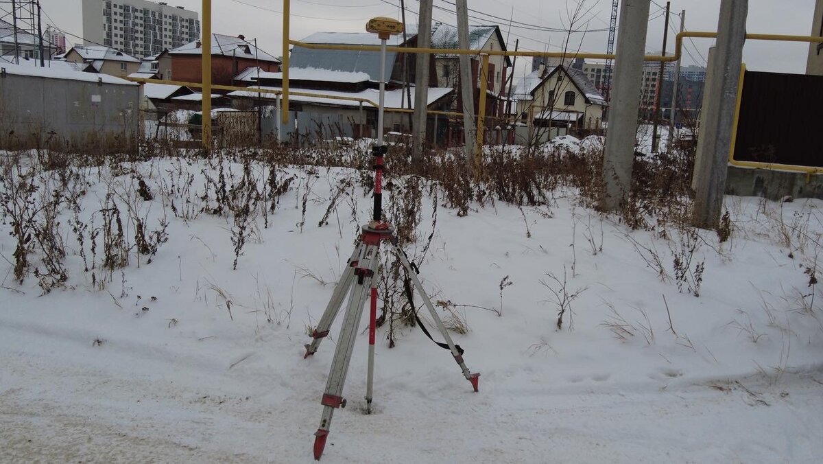 Приборы геодезические. GPS/GNSS приемник, от него так сказать пляшут.