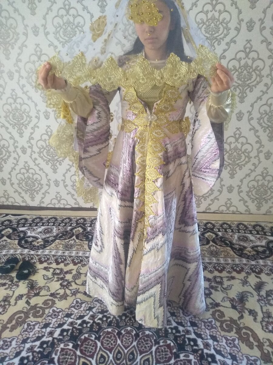 Узбекские платья из атласа