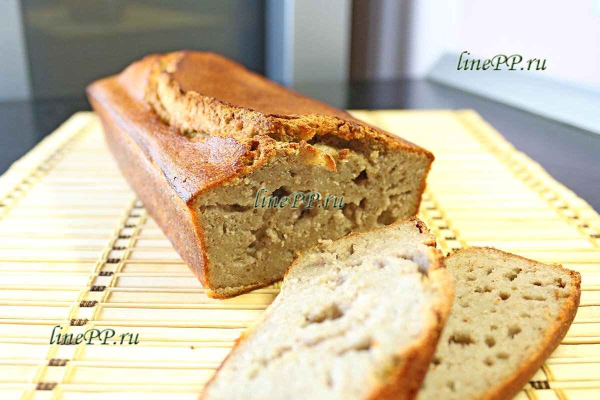 Безглютеновый хлеб из зелёной гречки, который можно употреблять даже в процессе похудения, но, разумеется, тоже в меру ;)