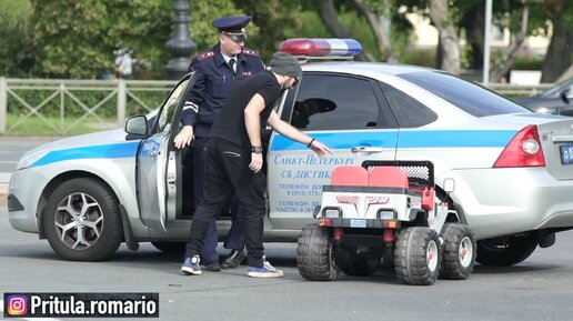 Самые смешные приколы и пранки над людьми / Реакция полиции на пранкера