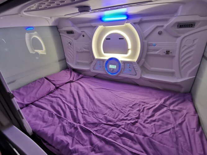 Капсула внутри, очень даже ничего