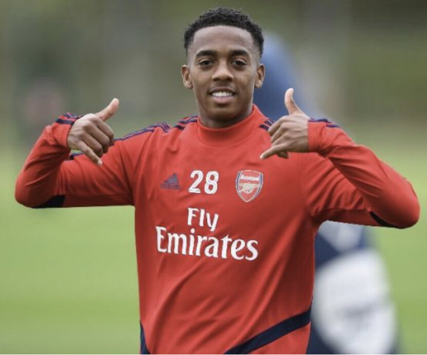 21-летний англичанин подписал 6-летний контракт с "сороками" ✅