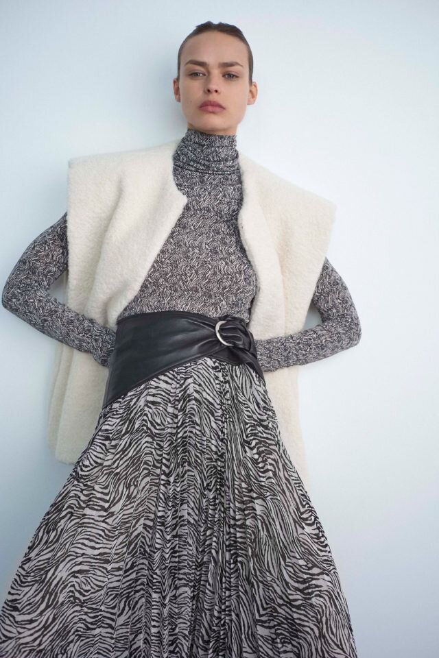 Как же важны в образе осанка и уверенный взгляд!!!!