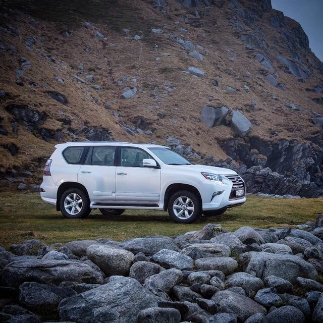 Ищем внедорожник "Лексус" GX460 второго поколения (URJ150/GRJ150)