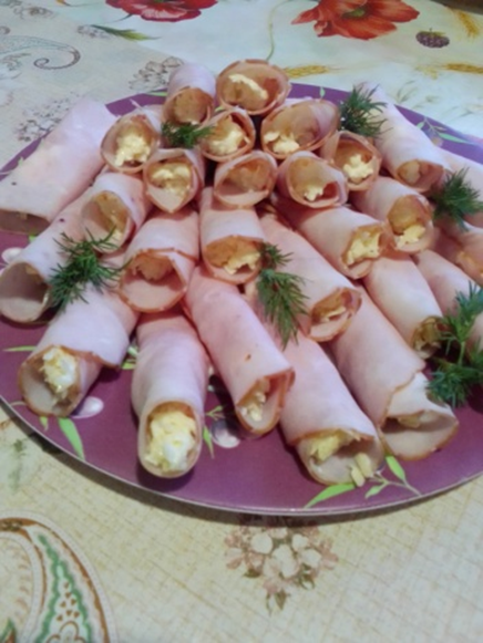 Ветчинные рулетики