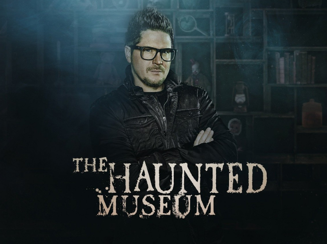 Постер сериала «Музей с привидениями» (источник imdb)