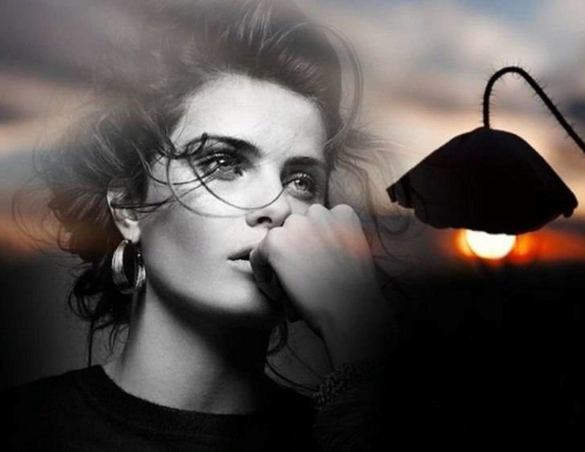 Мужчина мечтает о женщине. Мужчина тоскует по женщине. Мужчина скучает о женщине. Любимая женщина. Красивые голубые глаза.