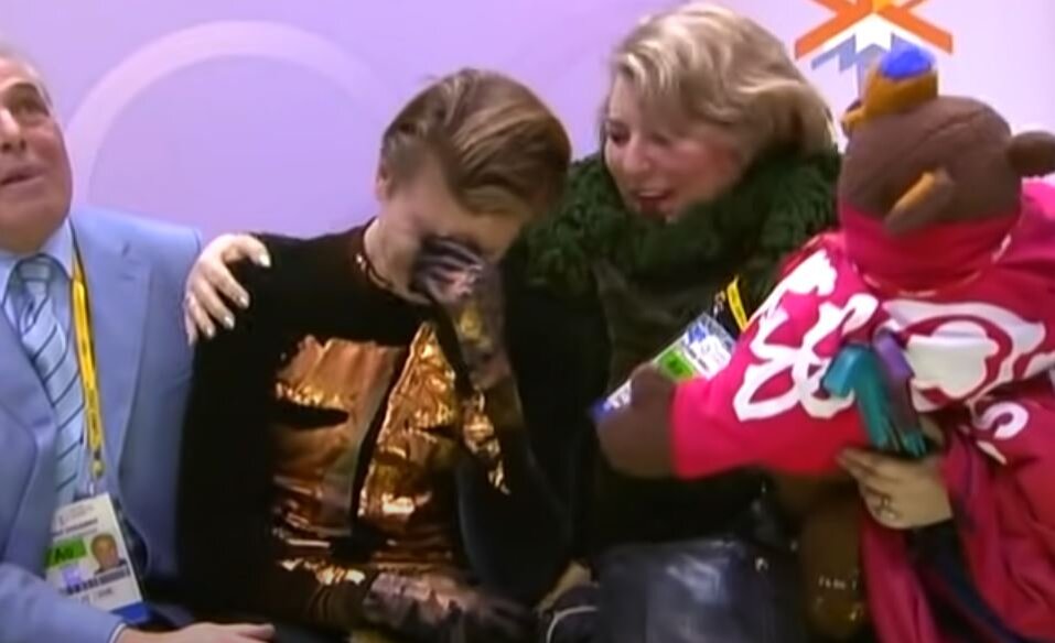 Алексей Ягудин и Татьяна Тарасова. Зона kiss and cry после произвольной программы на зимних Олимпийских играх 2002.