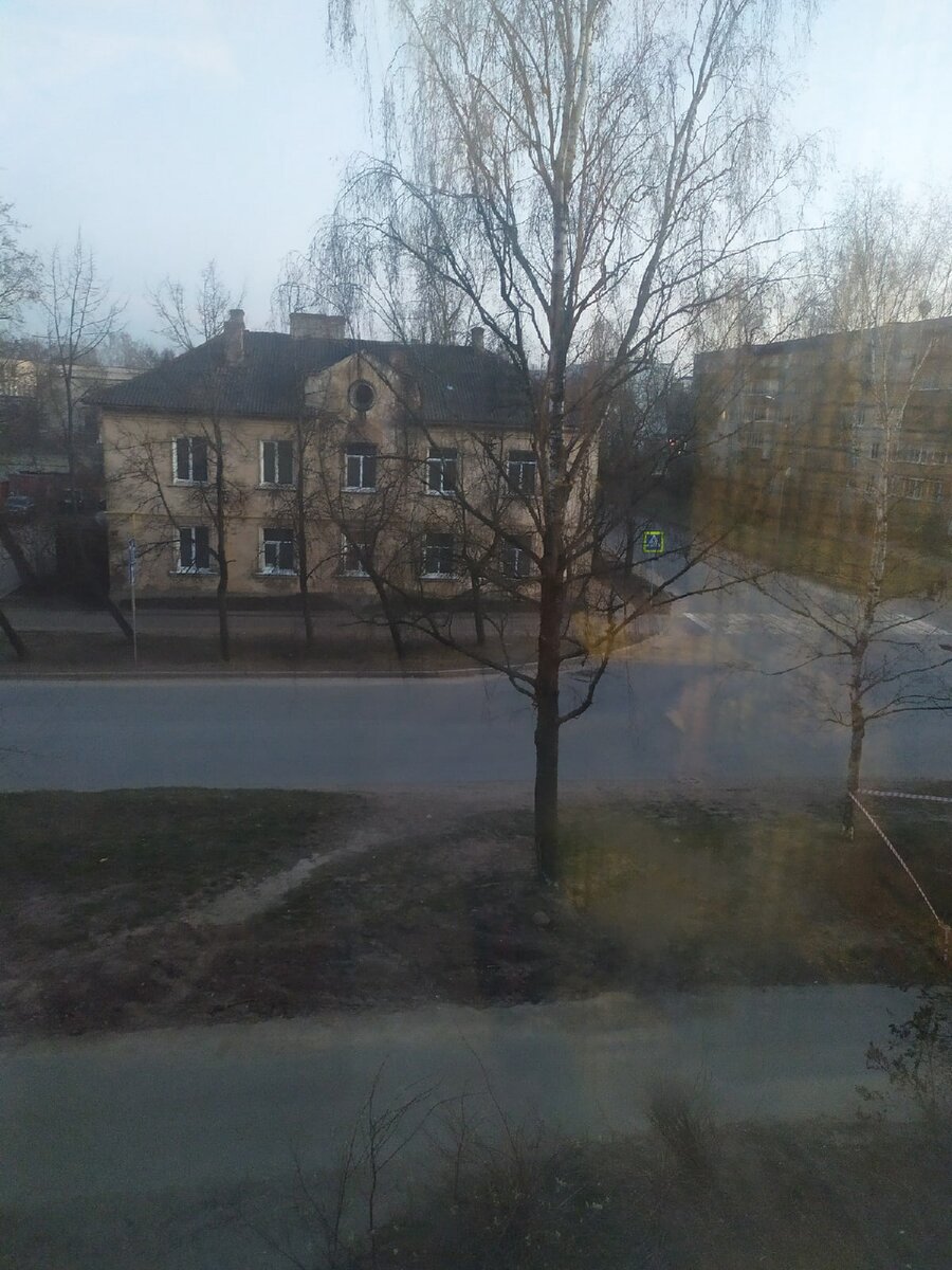 Фотографировала в 20:30. Машин почти нет, почему бы не пустить трактор в это время?