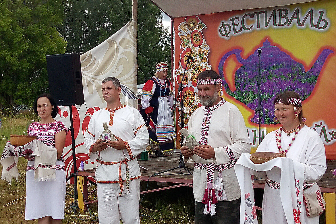 Задыхалась в городе»: как доцента из Челнов исцелили мысли, деревня и  фестиваль иван-чая | Татар-информ | Дзен