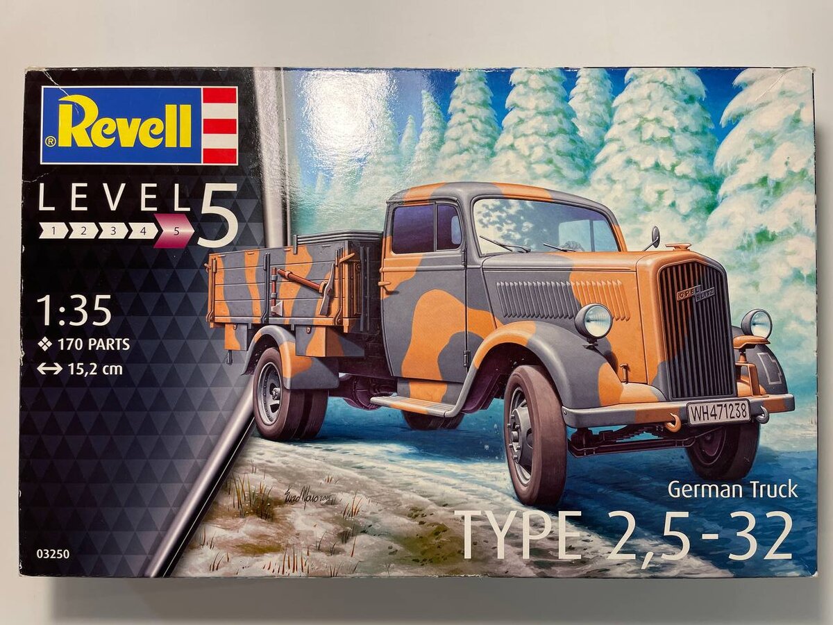 Возможно, связано с лицензией или чем-то ещё, но названия марки и модели на коробке мы не увидим (если не брать в расчёт эмблему на машине)