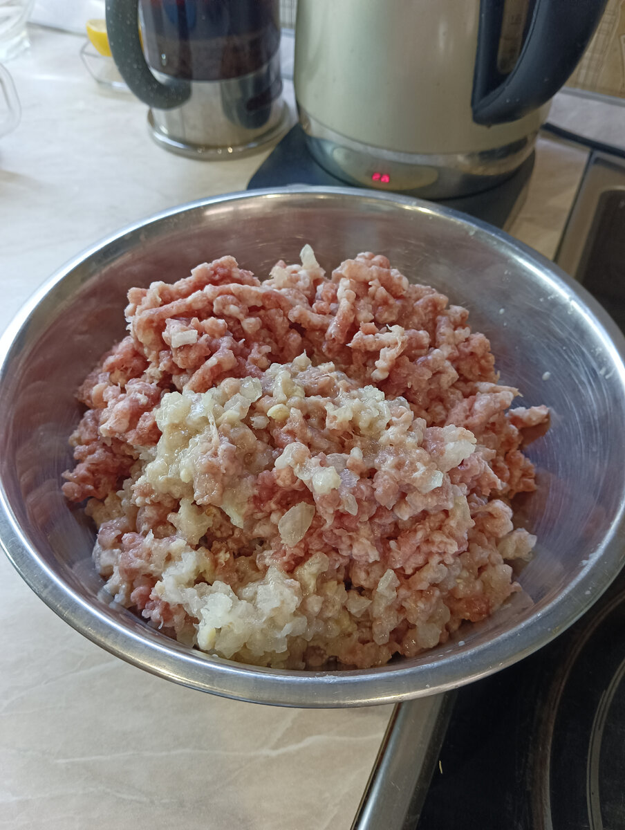 Делюсь секретом приготовления супер пышных котлет! Добавляю в фарш один ингредиент- не догадаетесь какой. Делюсь секретом приготовления супер пышных котлет! Добавляю в фарш один ингредиент- не догадаетесь какой.