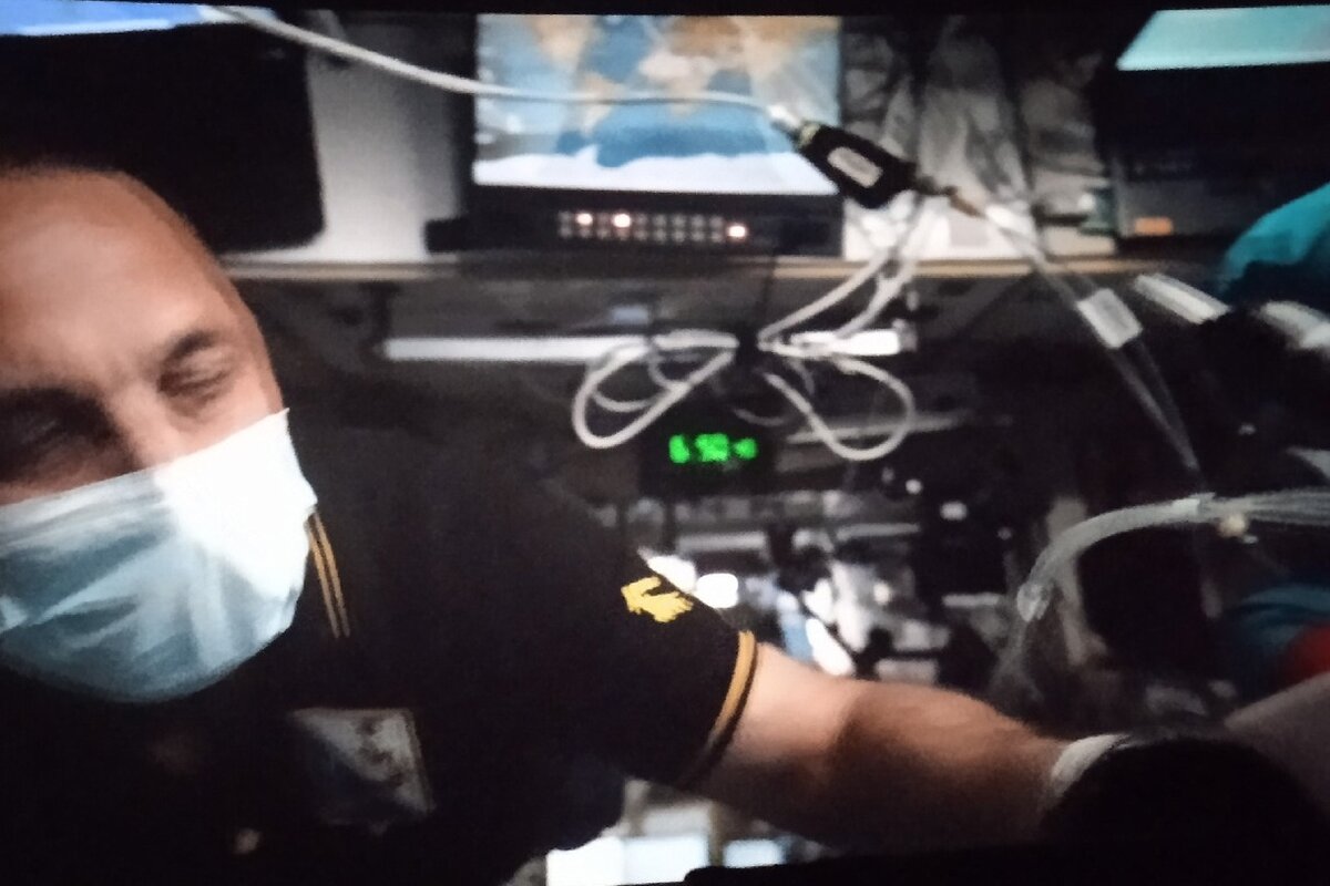 Фильм "Девиация": космонавт земной глобус пропил