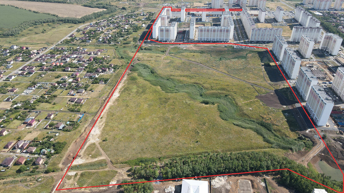     В Ростове строительство нового жилого района запланировано на участке рядом с Северным кладбищем, землю уже выставили на торги, сообщает портал ДОМ.РФ.