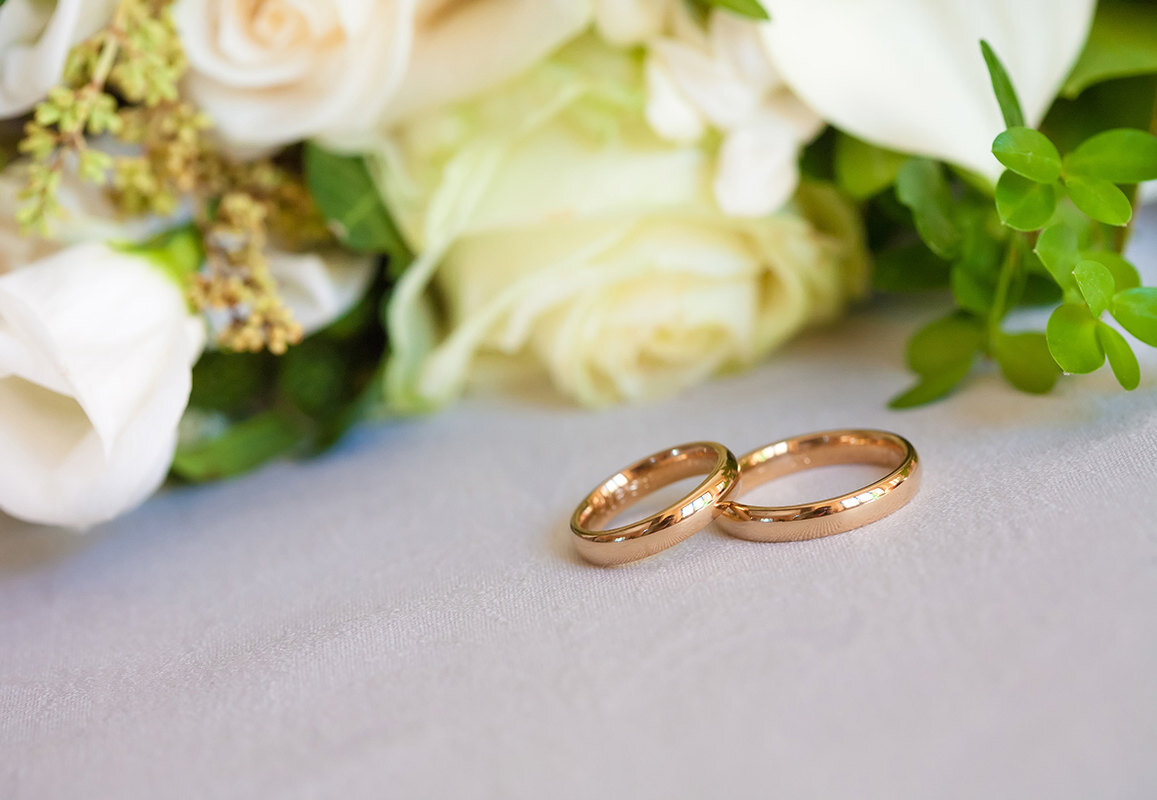     Блестящие отношения: 24 года супружества — «атласная свадьба», как отмечать