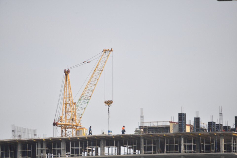    Дом №55 на Комсомольской в Лянгасово продолжают строить. Иван МАКЕЕВ