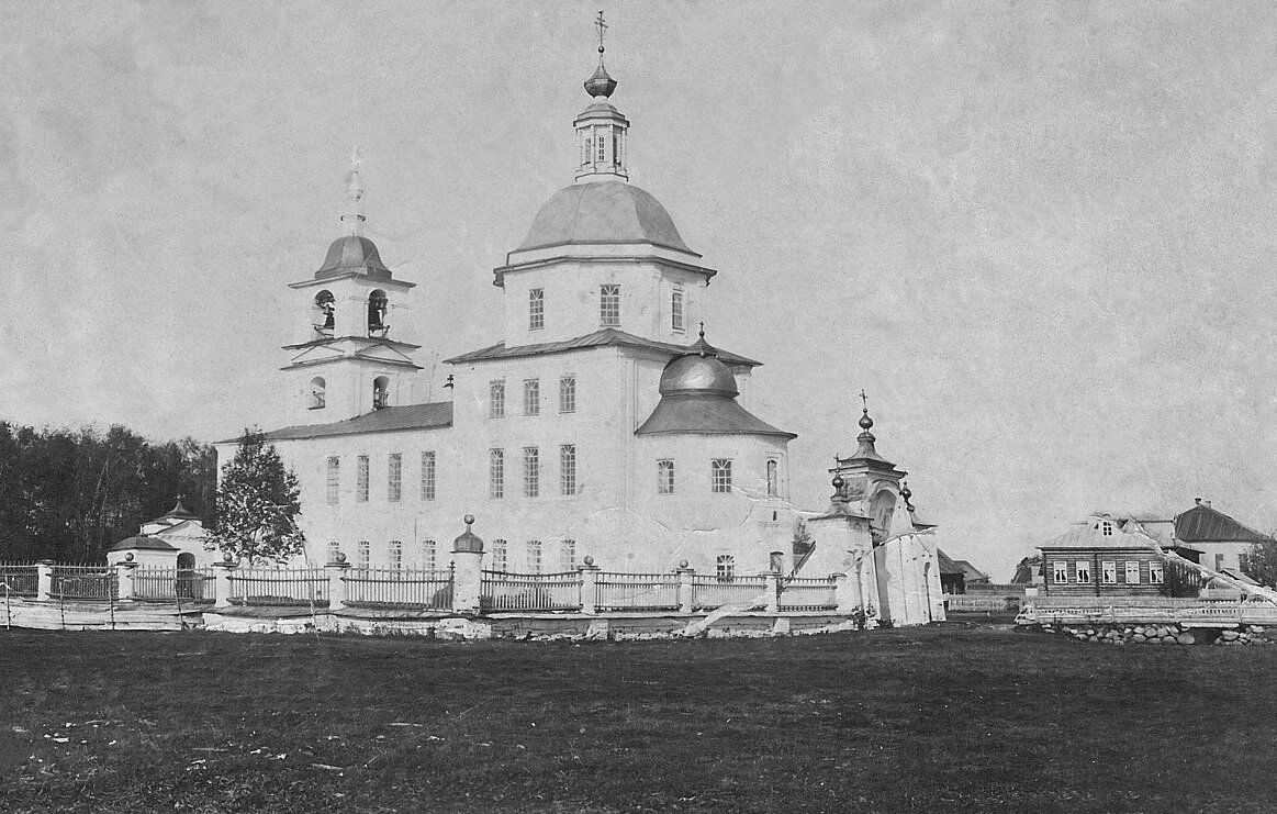 Храм Рождества Христова в селе Крохино. Фото 1937 года из архива Фонда «Крохино»