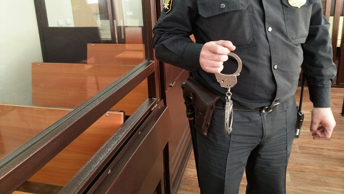     Командующего 1-й армией ПВО и ПРО генерал-майора Константина Огиенко обвиняют в аферах с землями оборонного назначения в Подмосковье.