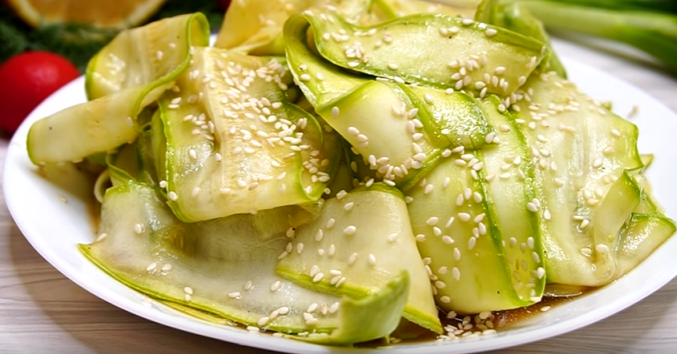 Огурцы с кунжутом и чесноком. Огурцы с кунжутом и чесноком