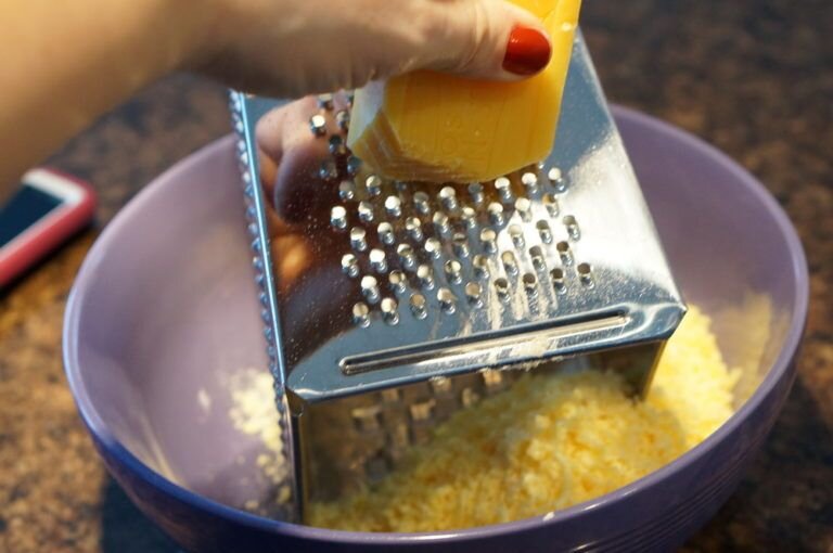 Натираем мыло.