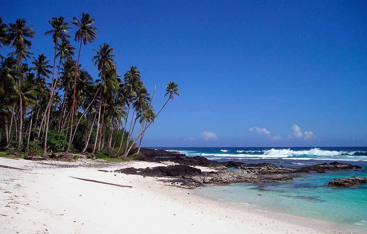 Если уж мечтать, то о необитаемом острове такой вот идиллической внешности