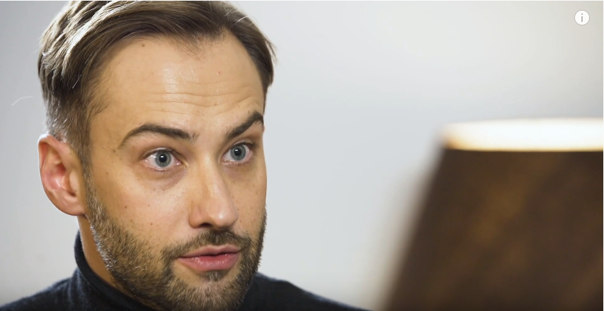 " Мне звонят с незнакомого российского номера и говорят:  у вас завтра встреча с Константином Эрнстом"