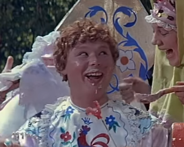 Кадр из фильма Варвара-краса, длинная коса